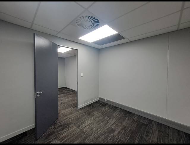 76M² OFFICE TO LET IN ILLOVO